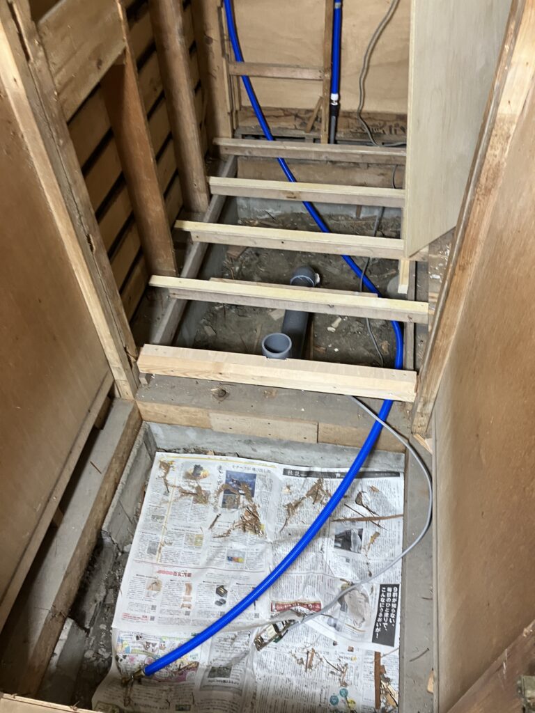 既存トイレ解体