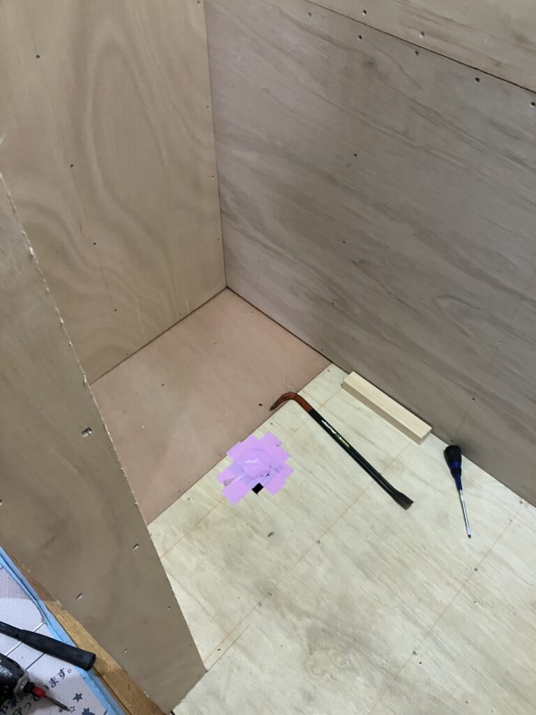 既存トイレ内部造作