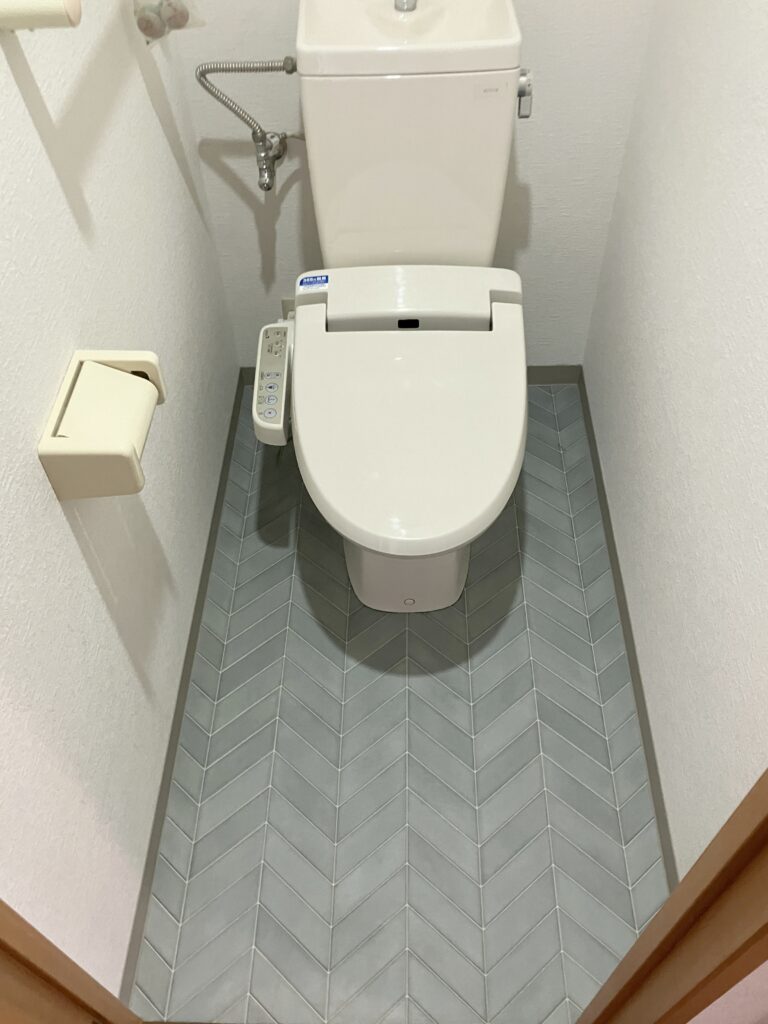 トイレの内装工事を行いました。
