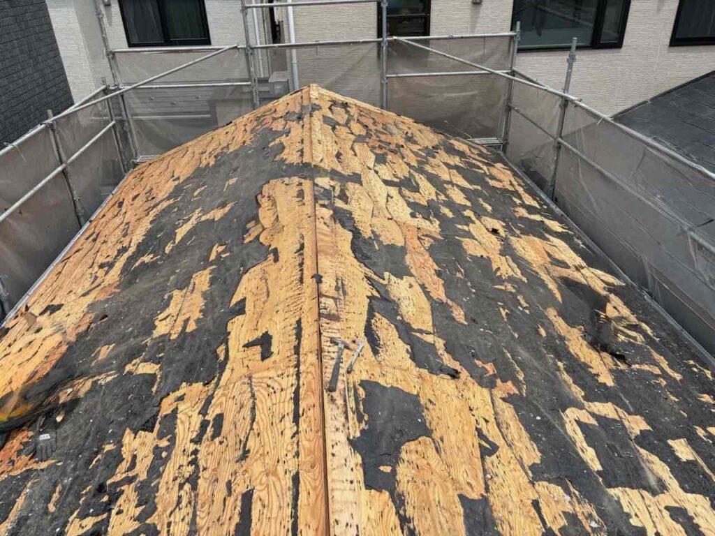 既存屋根材撤去