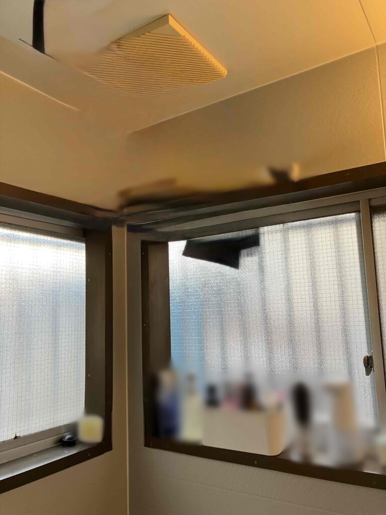 二面に窓があります