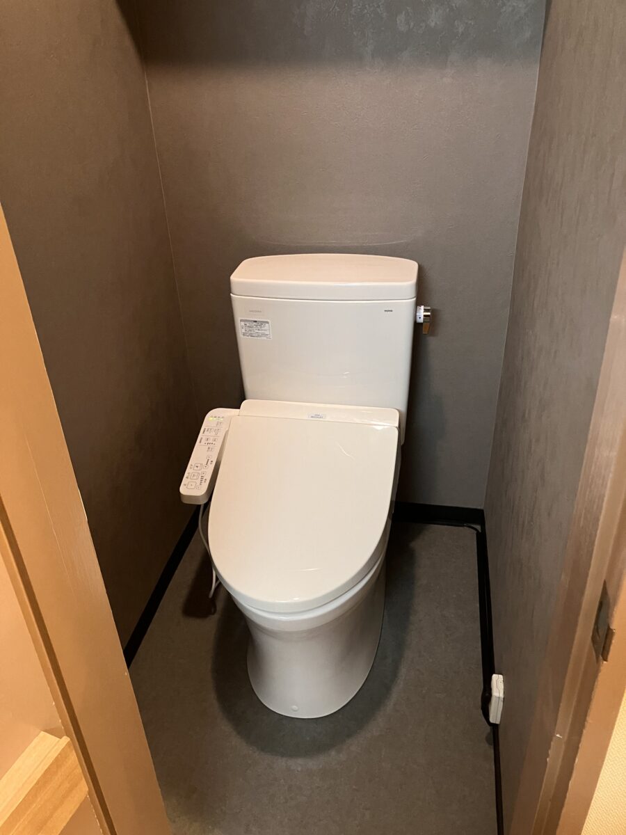 内装も含めてトイレをきれいにリフォーム